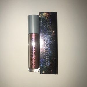 Liquid moo dust eyeshadow